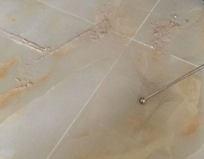 新平瓷砖空鼓维修公司分享粘合剂选择不当在瓷砖铺贴过程中可能导致以下问题
