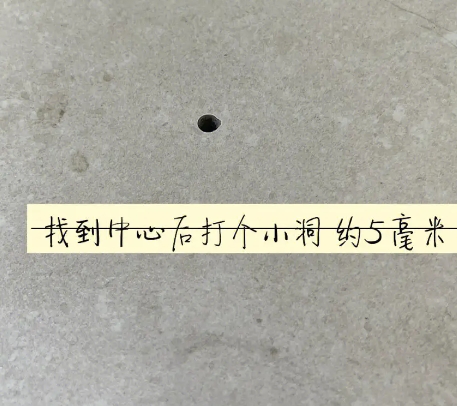 新平瓷砖空鼓维修公司专业解答在瓷砖铺贴过程中，如果砂料搅拌不均匀，将会带来以下问题